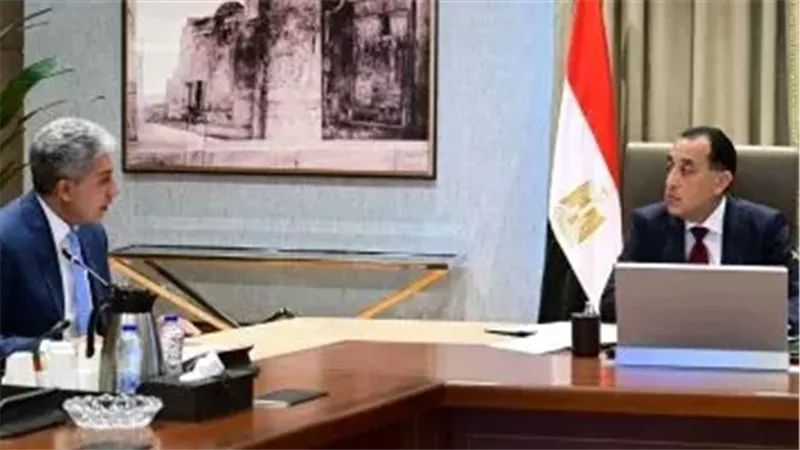 رئيس الوزراء يتابع ملفات هامة بوزارة السياحة والآثار