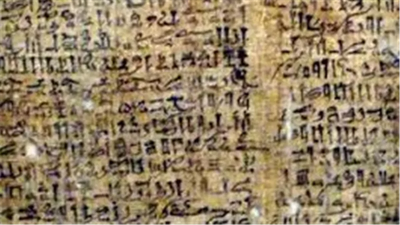 لغز «وستكار».. بردية مصرية تروي حكاية الساحر الذي شق الماء