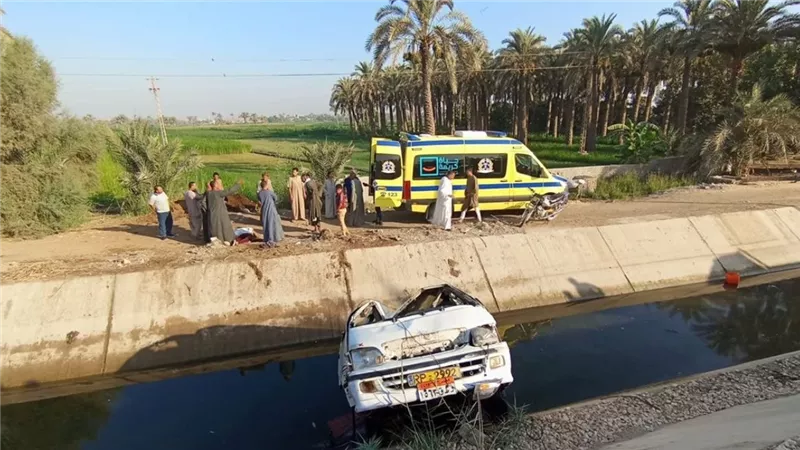 حادث مروع بالدقهلية.. إصابة 9 أشخاص إثر انقلاب ميكروباص بترعة