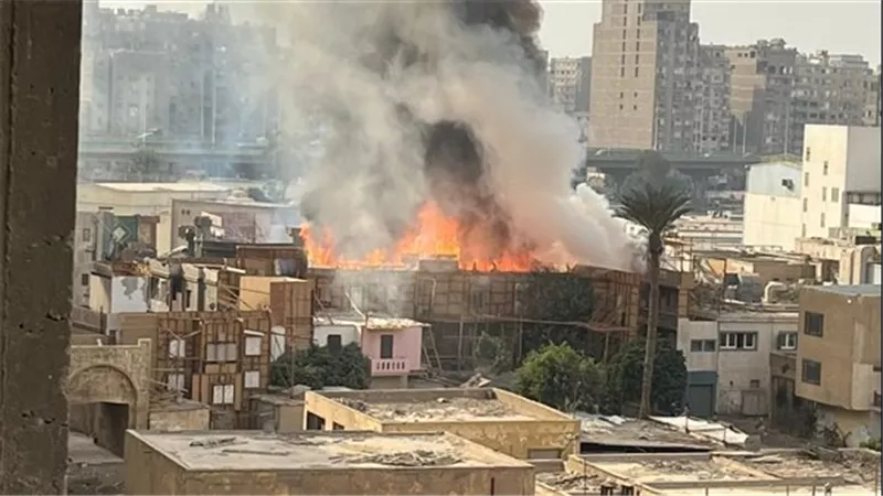  حريق هائل يندلع داخل ديكور مسلسل «الكينج» لمحمد إمام بالهرم