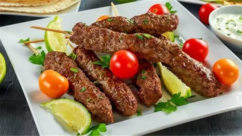 سر نكهة الحاتي.. كفتة مشوية لذيذة بأسهل خطوات منزلية