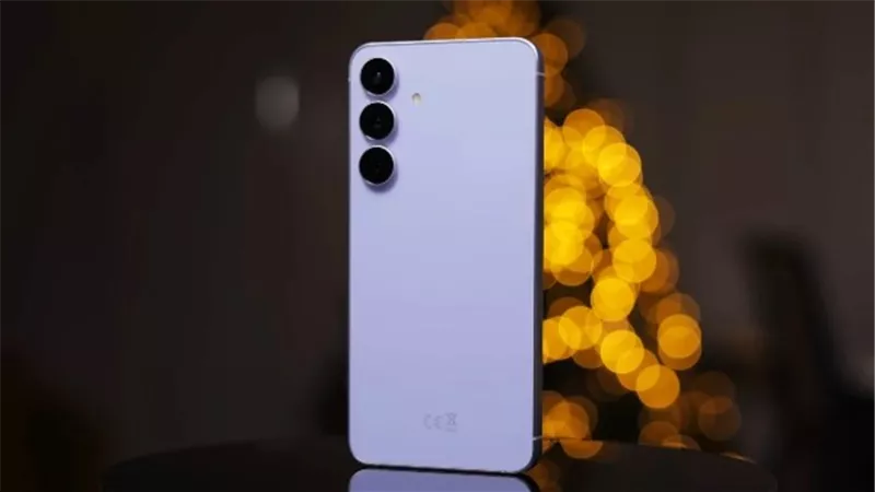 أفضل الهواتف الذكية في جوائز PhoneArena لعام 2025