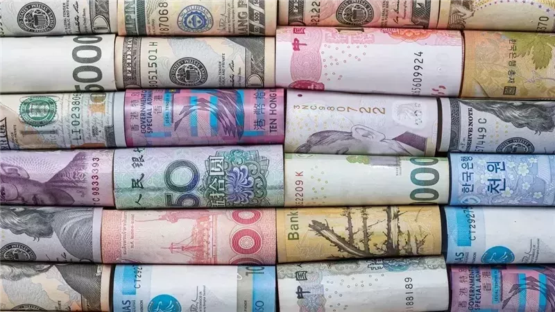 أسعار العملات الأجنبية والعربية أمام الجنيه المصري اليوم الأربعاء 6-5-2026