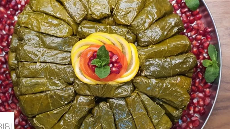 طاجن ورق العنب مع دبس الرمان خطوة بخطوة