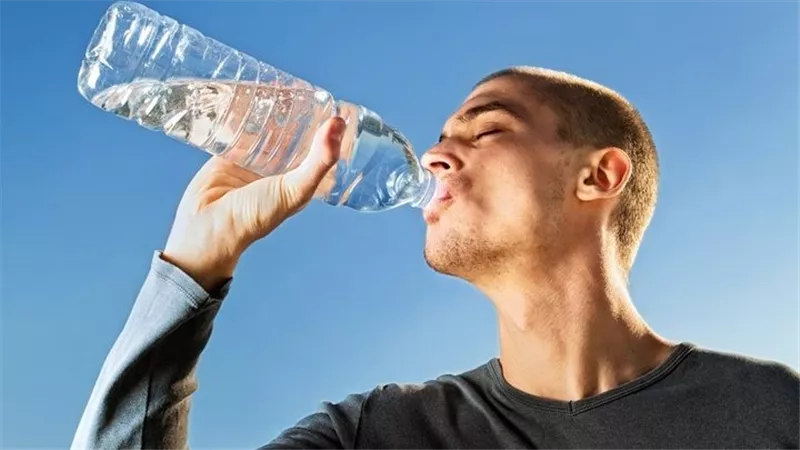 كيف تحمي جسمك من الجفاف والإرهاق في رمضان