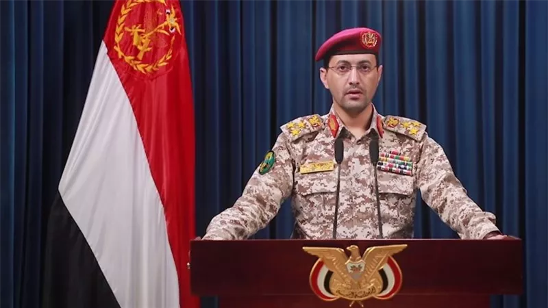 جماعة الحوثي تعلن استهداف مواقع عسكرية إسرائيلية بالصواريخ والمسيّرات