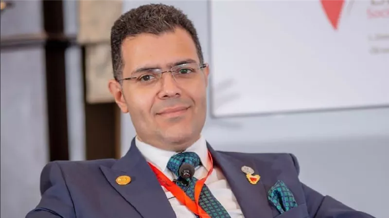 القوة القاهرة وتأثيرها على تنفيذ العقود في زمن جائحة كورونا: بين استحالة التنفيذ وإعادة التوازن العقدي