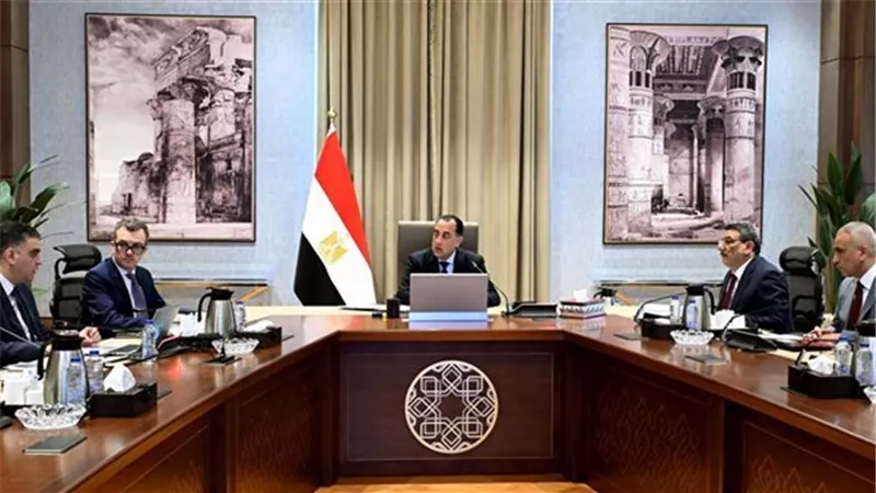 مدبولي يتابع الوضع المالي لهيئة الشراء الموحد