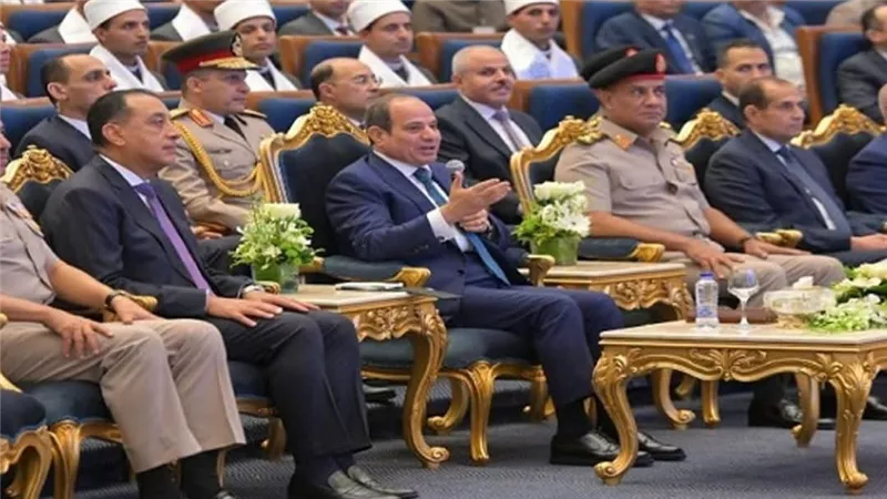 الرئيس يوجّـه بدراسة إلحاق عدد من الأئمّـة بكلية الدفاع الوطني