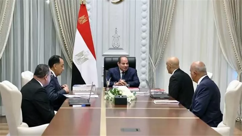الرئيس يوجّـه بتعزيز حوكمة المصروفات المدرسية بما يخفف الأعباء المالية عن الطلاب وأولياء الأمور