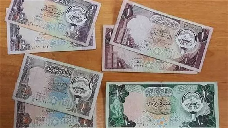 سعر الدينار الكويتي مقابل الجنيه بالبنوك اليوم الخميس 27-8-2026