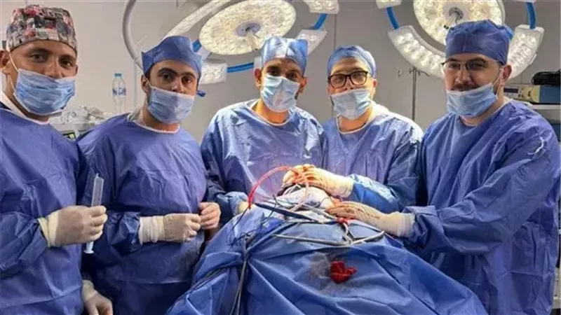 جراحة دقيقة تنقذ حياة مريض بجامعة بنها بعد إصابات خطيرة بالجمجمة والوجه