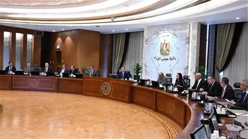 رئيس الوزراء يبحث مستجدات برنامج التحول الاقتصادي الوطني وخطط التنفيذ