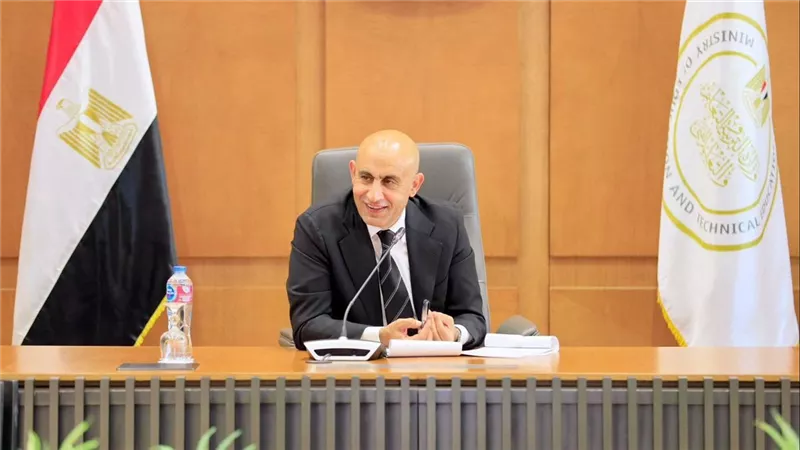 وزير التعليم يحذر: ضعف القراءة والكتابة بين الطلاب يستوجب تدخلًا عاجلًا