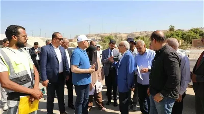محافظ القاهرة يتابع تطوير الإمام الشافعي والسيدة عائشة وسور مجرى العيون