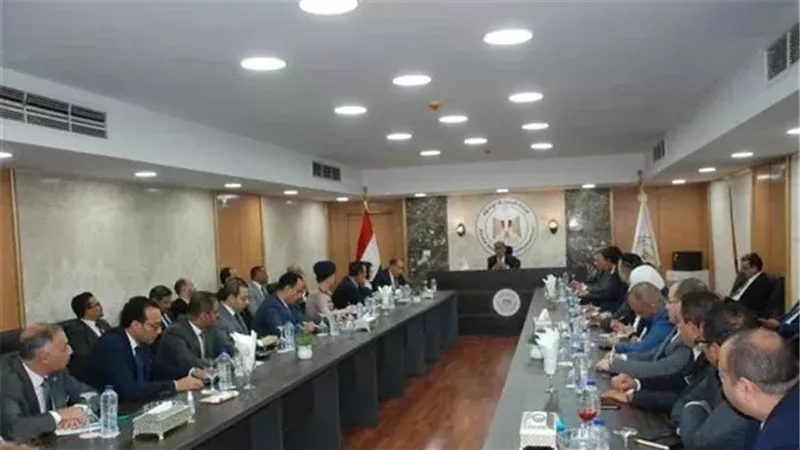 ضياء رشوان: تدفق المعلومات الرسمية ضرورة لمواجهة الشائعات وتعزيز وعي المجتمع