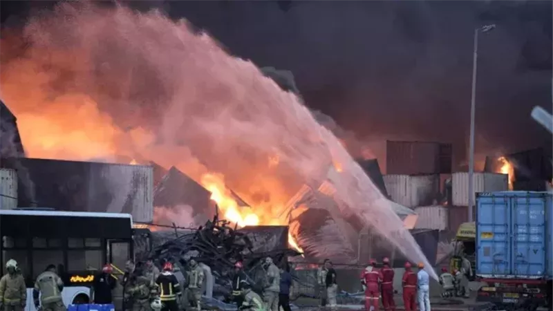 انفجار صهريج وقود غرب إيران يسفر عن مصرع 11 شخصًا